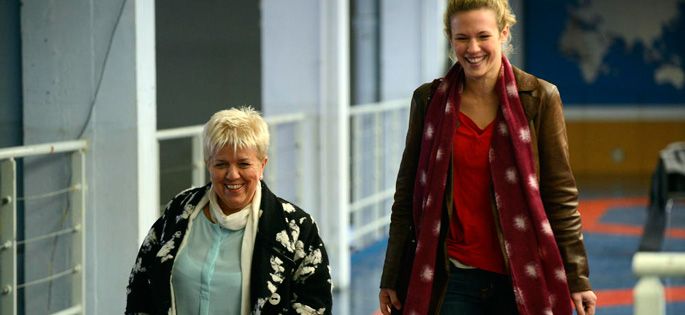 Regardez les 1ères images de Lorie sur le tournage de “Joséphine, ange gardien” avec Mimie Mathy