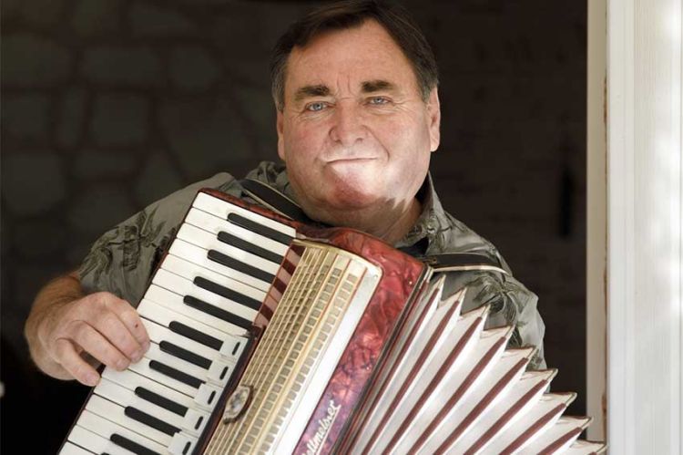 "L'amour est dans le pré" : découvrez Jean-Marie, agriculteur de la saison 21 sur M6