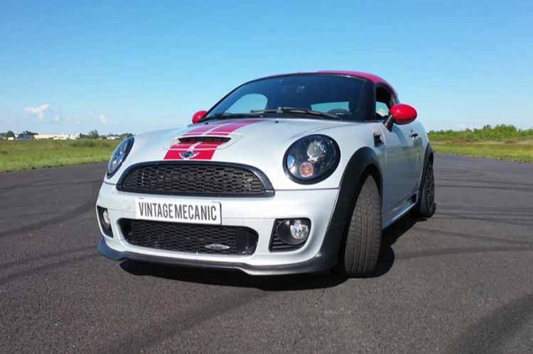 Restauration d'une Mini John Cooper Works Coupe R58 dans &quot;Vintage Mecanic&quot; sur RMC Découverte mardi 16 septembre 2025 (vidéo)