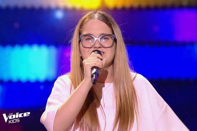 Replay "The Voice Kids" : Lola chante "Le sens de la vie" de Tal (vidéo)