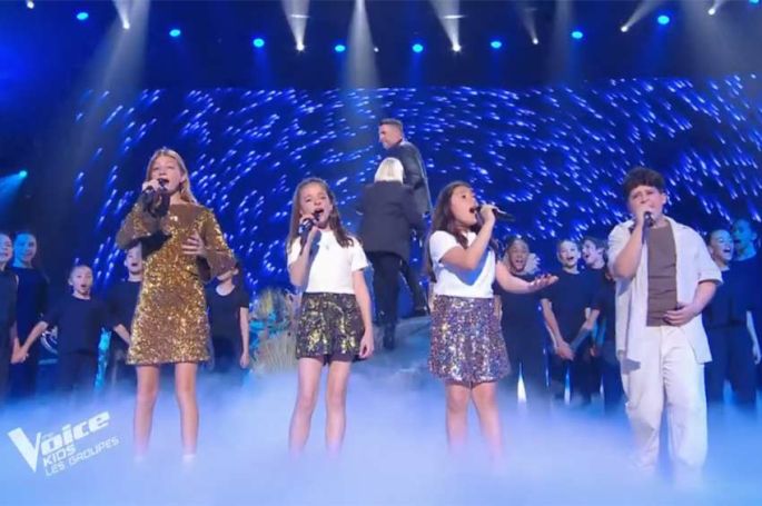 Replay &quot;The Voice Kids&quot; : Juliette, Margaux, Emeline et Diego chantent &quot;L&#039;amour brille sous les étoiles&quot; (vidéo)