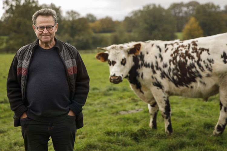 "L'amour est dans le pré" : extrait du portrait de Gilles, le doyen de la saison 19 - Vidéo