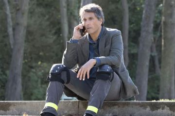 &quot;Tout le monde ment 4&quot; avec Vincent Elbaz mercredi 9 avril 2025 sur France 2