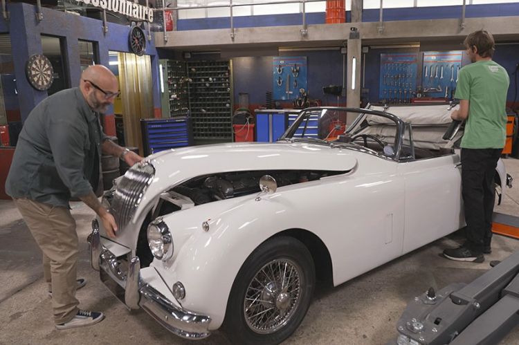 "Wheeler Dealers France" : restauration d'une Jaguar XK150 sur RMC Découverte lundi 16 octobre 2023