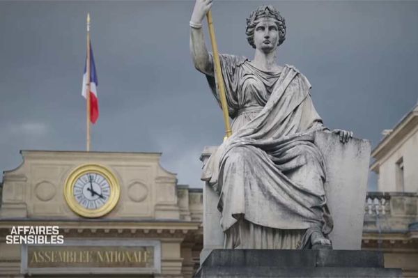 &quot;Affaires sensibles&quot; sur la dissolution de 1997, les coulisses d&#039;un fiasco, dimanche 12 octobre 2025 sur France 2