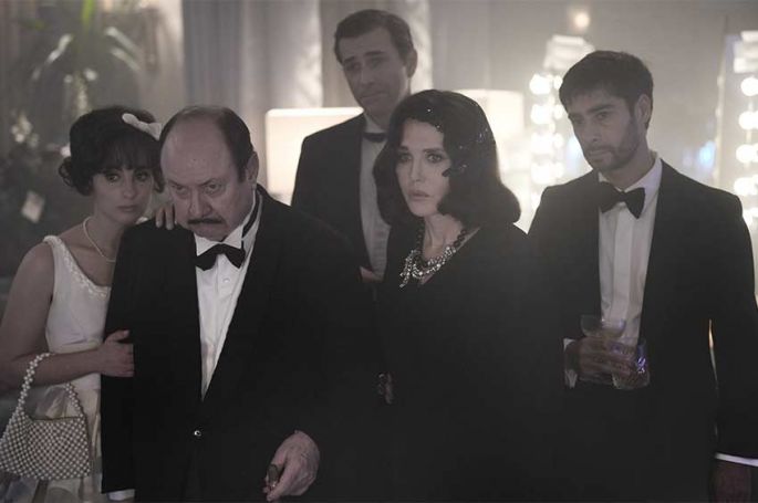 &quot;Adieu vinyle&quot; avec Isabelle Adjani &amp; Barbara Pravi sur France 2 lundi 18 septembre 2023 - Vidéo