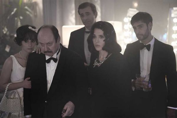 "Adieu vinyle" avec Isabelle Adjani &amp; Barbara Pravi sur France 2 lundi 18 septembre 2023 - Vidéo