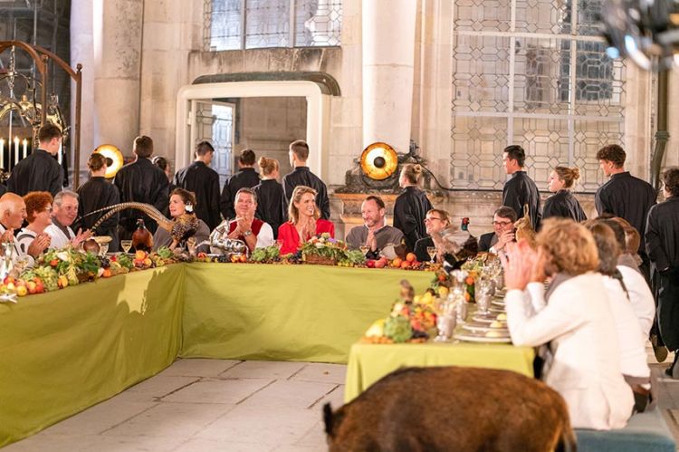 Julie Andrieu au chateau de Chambord pour un “Festin de Julie” en prime-time sur France 3