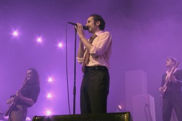 Feu ! Chatterton en concert au Zénith de Paris à revoir sur France 4 mercredi 8 février 2023