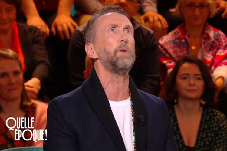 "Le Phil'Pol" de Philippe Caverivière du 23 décembre 2023 dans "Quelle époque !" sur France 2 - Vidéo