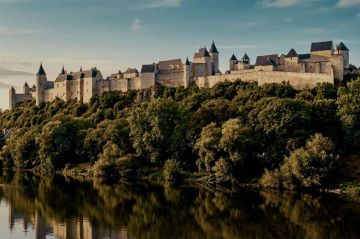 "Forteresses assiégées - Les trois châteaux de Chinon" sur NOVO19 lundi 11 mai 2026