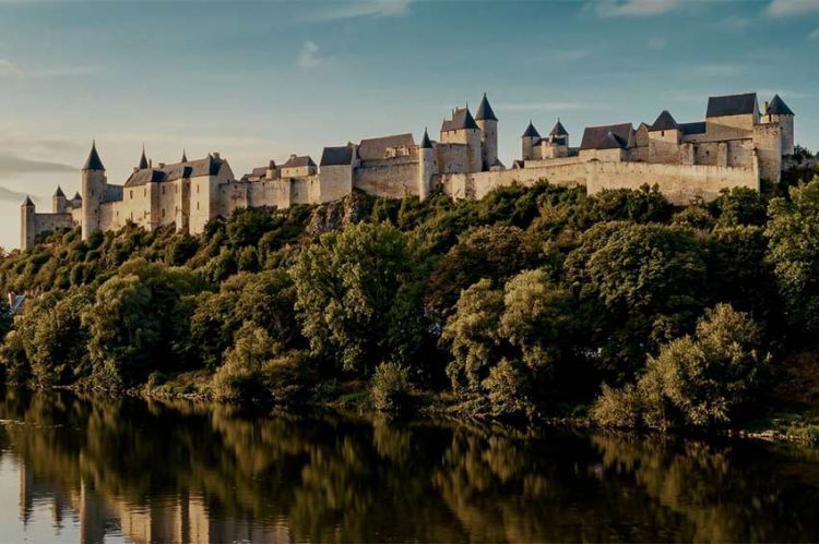 "Forteresses assiégées - Les trois châteaux de Chinon" sur NOVO19 lundi 11 mai 2026