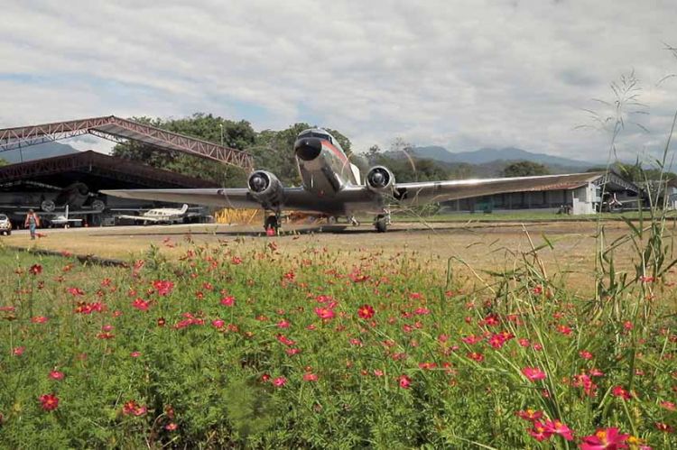 “Les avions du bout du monde” « Colombie : DC3, la légende des airs » mardi 12 juillet sur France 5 (vidéo)