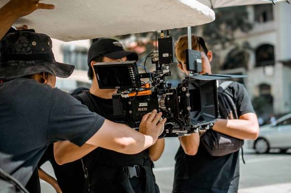 Le 3ème épisode de "Flair de famille" en tournage pour France 2 avec Samuel Labarthe et Virginie Hocq
