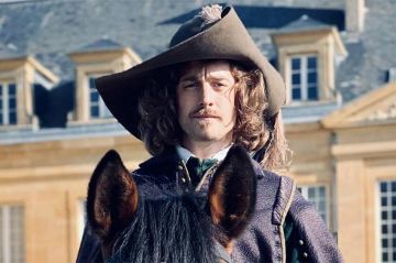 “Secrets d&#039;histoire” : L&#039;histoire de D&#039;Artagnan racontée par Stéphane Bern sur France 3 mercredi 12 avril 2023 - Vidéo