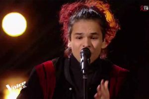 Replay “The Voice” : Arezki chante « La valse à mille temps » de Jacques Brel (vidéo)