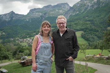 &quot;Echappées belles&quot; en Haute-Savoie dans les Aravis, samedi 18 octobre 2025 sur France 5