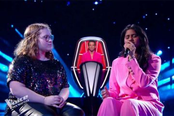 &quot;The Voice&quot; : Flora et Manuela chantent &quot;Pardonne-moi&quot; de Louane en Battle - Vidéo