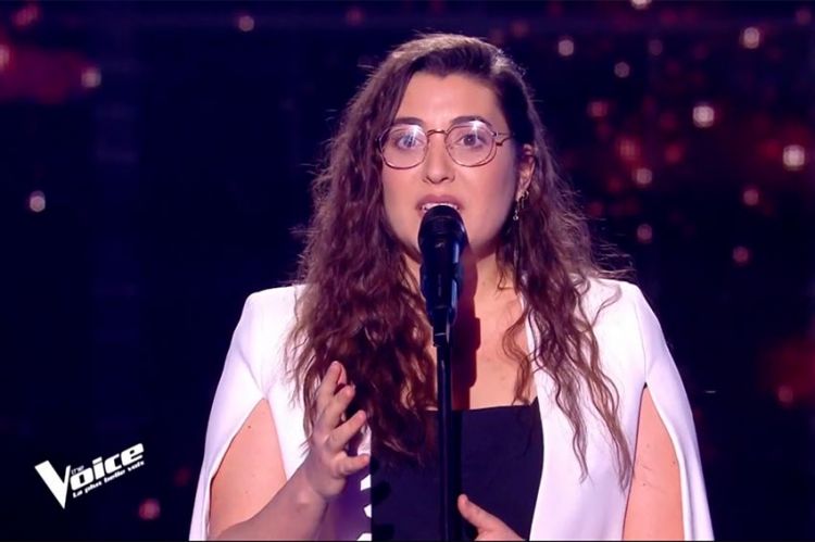 Replay “The Voice” : Laure chante « Je m’appelle Bagdad » de Tina Arena (vidéo)