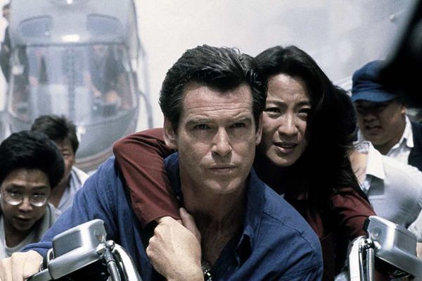 "Demain ne meurt jamais" à revoir sur France 2 dimanche 16 juillet 2023 - Vidéo