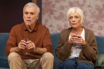 Théâtre : la pièce "Chers parents" rediffusée sur France 4 dimanche 12 juillet 2026