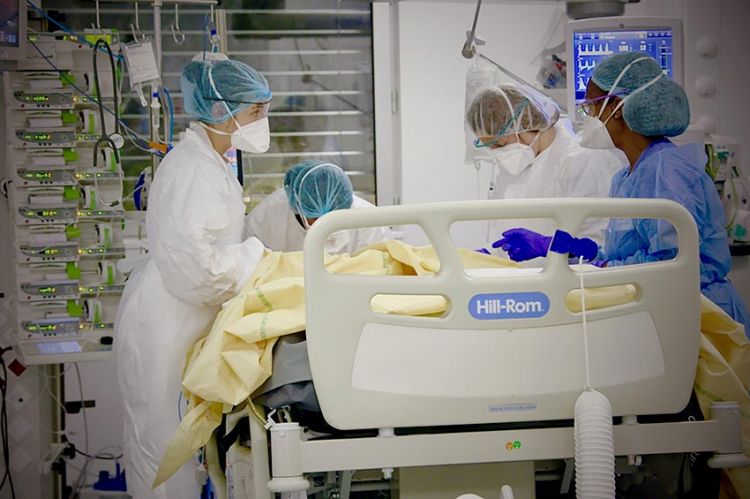 « Quand l&#039;hôpital retient son souffle » à voir sur France 5 dans “Le monde en face” le 10 novembre