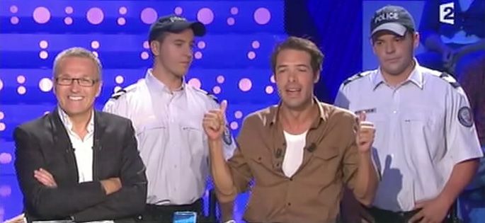 “On n'est pas couché” : Nicolas Bedos revient sur sa garde à vue avec humour sur France 2 (vidéo)
