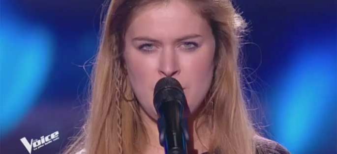 Replay “The Voice” : Queen Clairie chante « Toxic » de Britney Spears (vidéo)