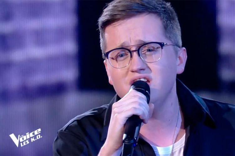 Replay “The Voice” : Antoine Delie chantent « Comme ils disent » de Charles Aznavour (vidéo)