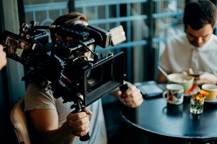 “Poulets grillés” en tournage à Lyon pour France 2 avec Barbara Cabrita et Samuel Labarthe