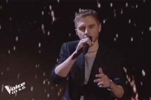 Replay “The Voice” : Clem Chouteau chante « Heroes » de David Bowie (vidéo)