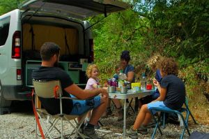 “Zone Interdite” « Maxi camping-cars ou mini-vans : la folie des vacances en liberté » épisode 1, mercredi 14 juillet sur M6