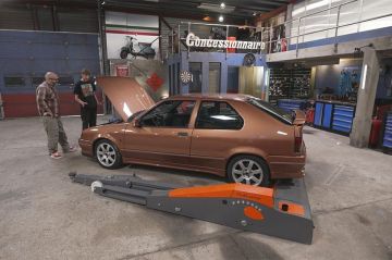 &quot;Wheeler Dealers France&quot; : restauration d&#039;une Renault 19 S16 lundi 2 décembre 2024 sur RMC Découverte