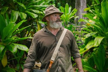 Philippe Etchebest parle de sa nouvelle émission "Un chef au bout du monde" sur M6 le 9 novembre 2023