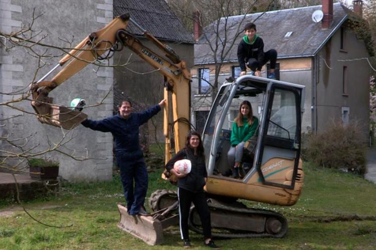 « Construire sa maison en famille : Leur projet complètement fou », mardi 15 juin sur TFX