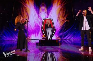 The Voice - Lize et Corentin Lemahieu chantent &quot;La boxeuse amoureuse&quot; de Arthur H en Battle - Vidéo