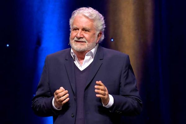 Le spectacle "La vie à deux, c'est merveilleux" de Roland Magdane sur C8 samedi 30 septembre 2023
