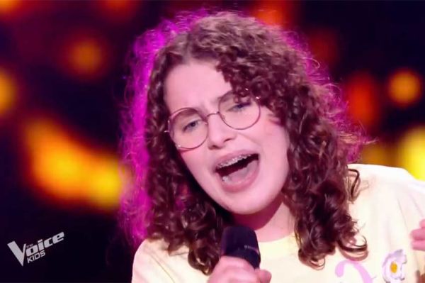 Replay "The Voice Kids" : Roxane chante "Flamme" de Juliette Armanet (vidéo)