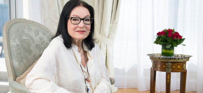 Entretien avec Nana Mouskouri à l'honneur dans “Nana... quand tu chantes” jeudi sur France 2