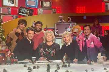 "Les enfants de la télé" dimanche 17 décembre 2023 : les invités de Laurence Boccolini sur France 2 - Vidéo