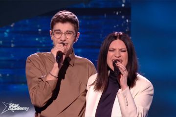 Replay "Star Academy" : Axel et Laura Pausini chantent "La Solitudine" - Vidéo
