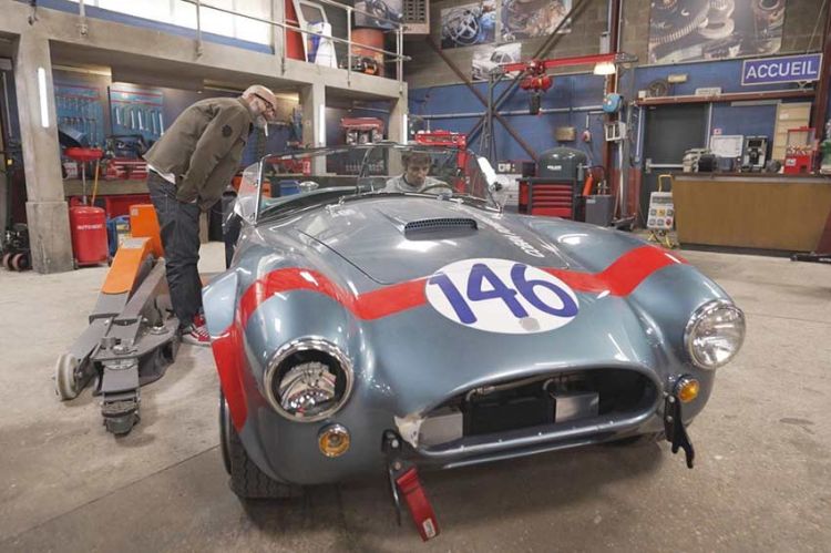 &quot;Wheeler Dealers France&quot; : restauration d'une Shelby Cobra lundi 1er septembre 2025 sur RMC Découverte (vidéo)