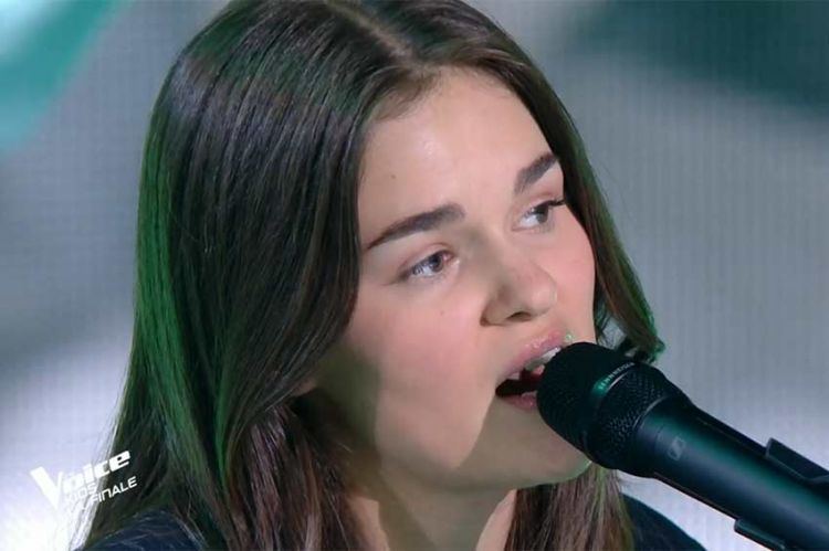 Replay "The Voice Kids" : Lou-Agathe chante "People Help The People" de Birdy - Vidéo