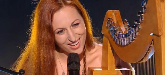 Replay “The Voice” : Avec sa harpe, Dana chante « Diven an or »  (vidéo)