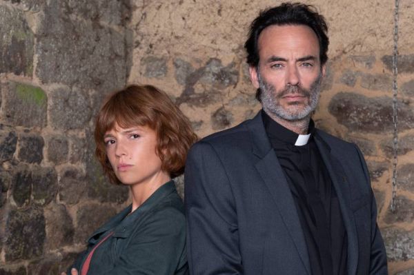 "Meurtres au Mont Saint-Michel" sur France 3 samedi 31 août 2024 avec Anthony Delon et Juliet Lemonnier