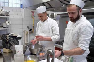 “Reportages découverte” : « Des barreaux aux fourneaux, l&#039;évasion par la cuisine », dimanche 29 mai sur TF1 (vidéo)