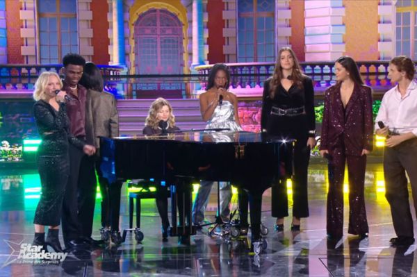 Replay "Star Academy" : La surprise finale des élèves pour les professeurs (vidéo)