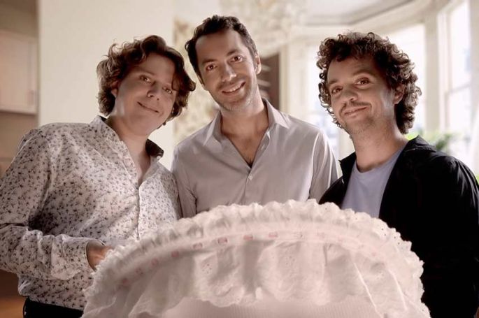 La pièce "Trois hommes et un couffin" à revoir sur France 4 dimanche 12 avril 2026