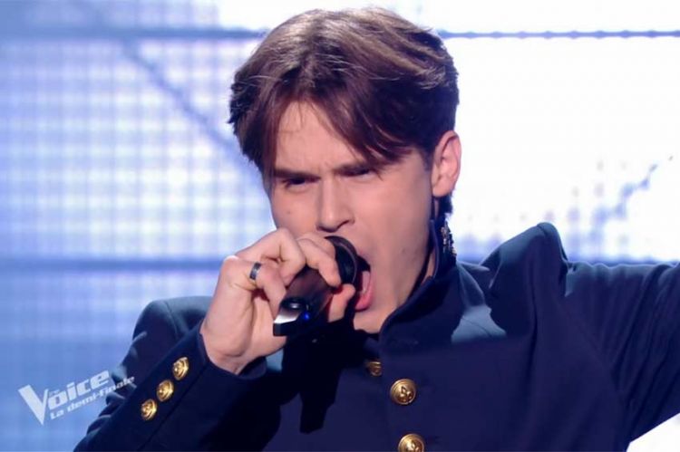 Replay The Voice - Clément chante "Skyfall" d'Adele en demi-finale (vidéo)