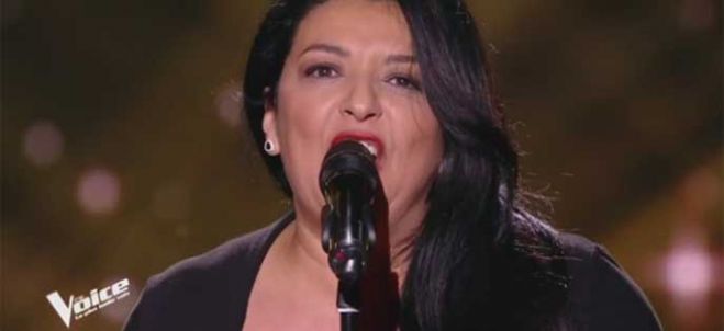 Replay “The Voice” : Assia chante « Elizabeth Taylor » de Clare Maguire (vidéo)